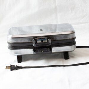 Vgt Vitantonio Chrome Belgian Waffle Maker Waffler # 550 USA Tested Works